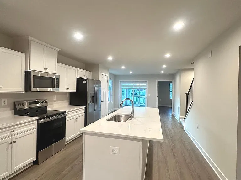 117 Dunster St — Photo 19