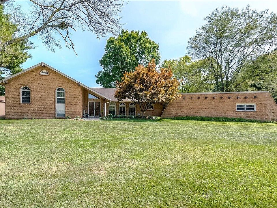 1st image of 6 Justice Ln