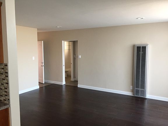 4th image of 312 Maryland St APT D