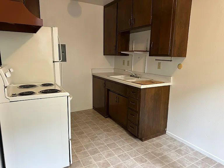 803 Walnut St #E — Photo 10