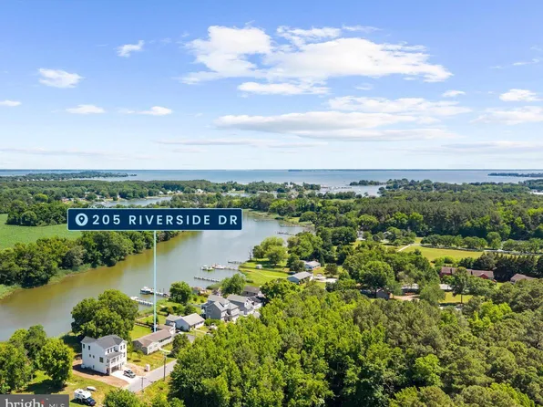 205 Riverside Dr, Chester, MD 21619