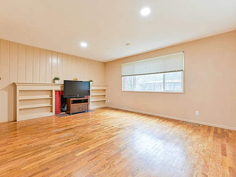 9035 Carol Ave S — Photo 11