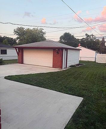4th image of 7917 Campbell St