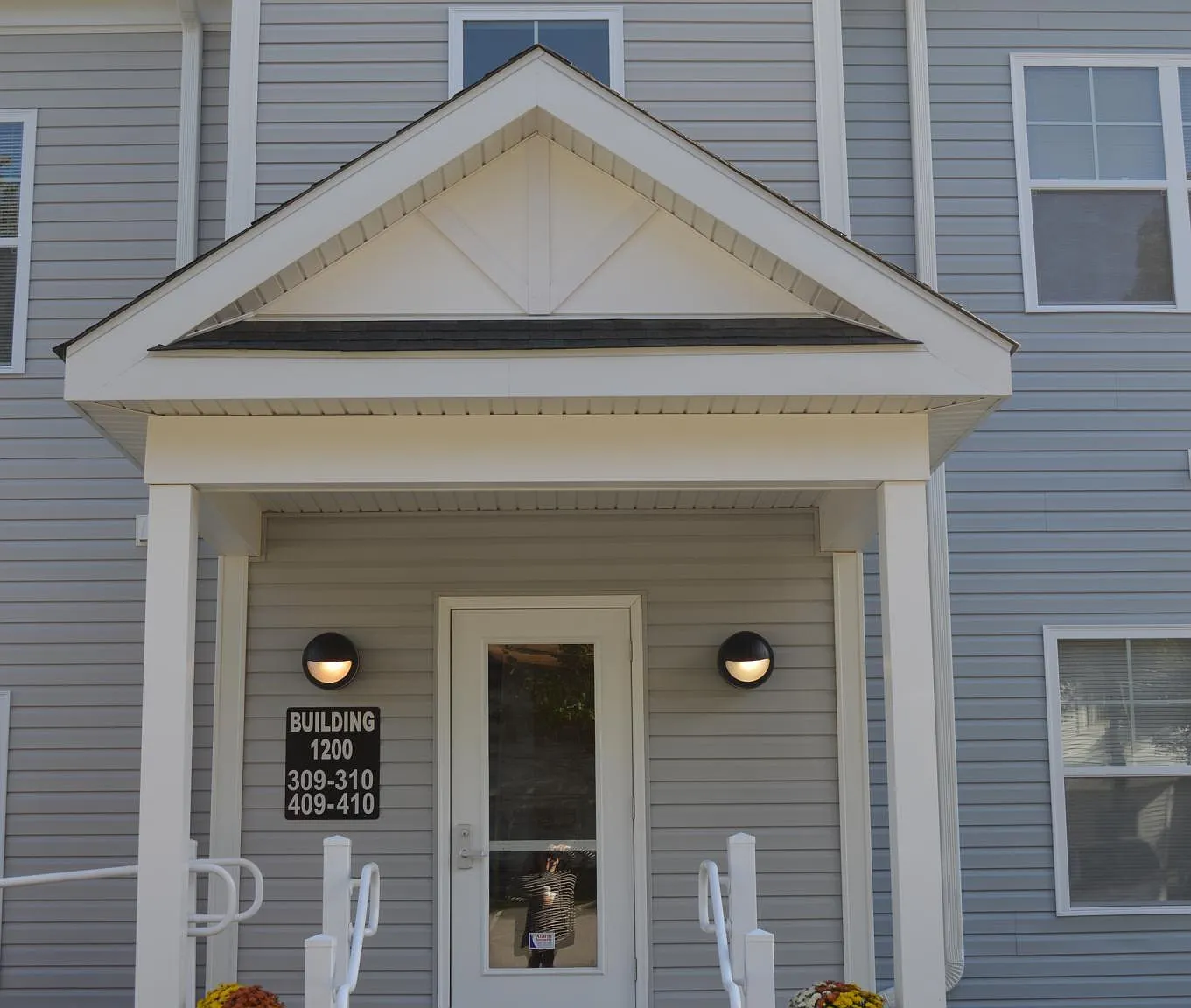 Laurelwood — Photo 1