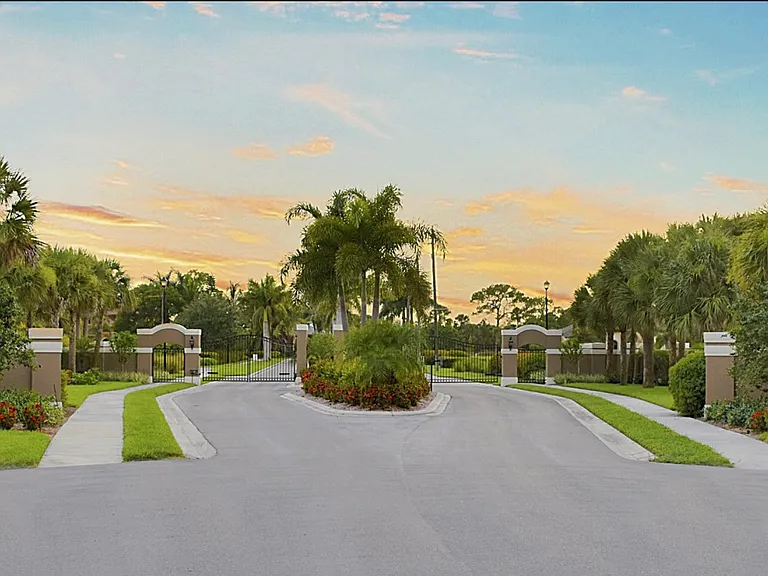 2896 Coco Lakes Pl — Photo 35