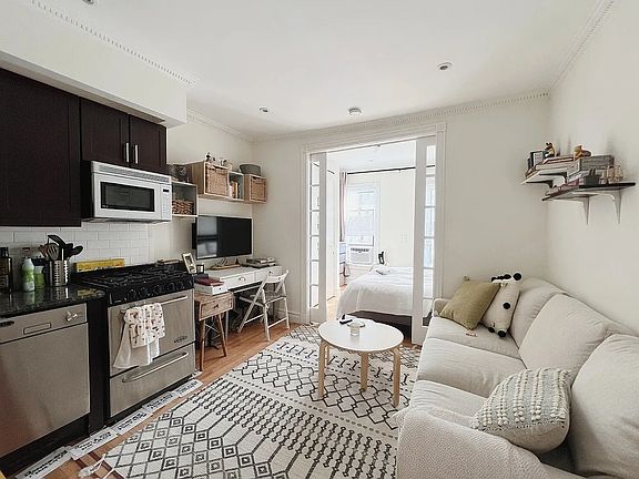 2nd image of 322 E 74th St APT 4A