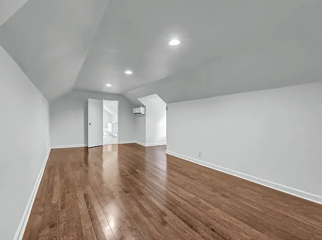 111 Lois Ln — Photo 16