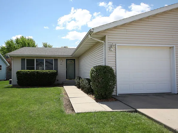 823 Heather Ln, Ottawa, IL 61350