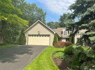 284 Loretta Ln, Vestal, NY 13850