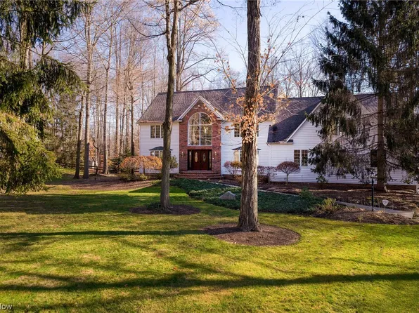 17331 Old Tannery Trl, Chagrin Falls, OH 44023