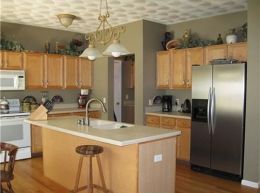 2nd image of 72 Orchard Woods Dr