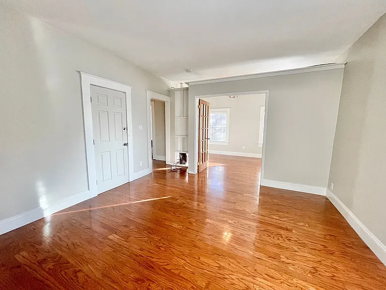 2401 P Street — Photo 10
