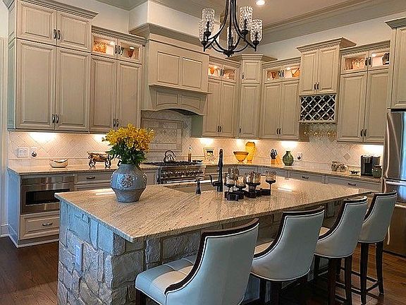 Kitchen Similar Photo