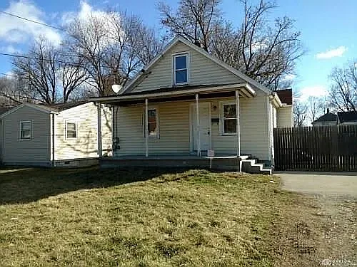 3 bed, 1041 sqft, $1,400 — Photo 1