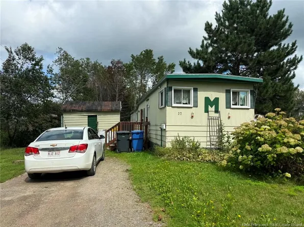 37 Bradd St, Miramichi, NB E1N 2A8