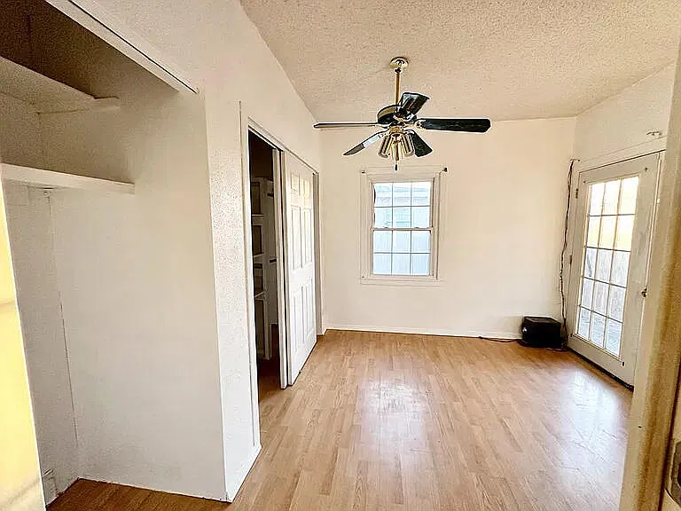 2 bed, 1.5 bath, 1010 sqft, $1,650 — Photo 3