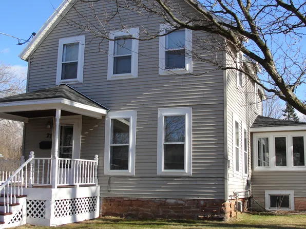 27 Lawrence Ave, Potsdam, NY 13676