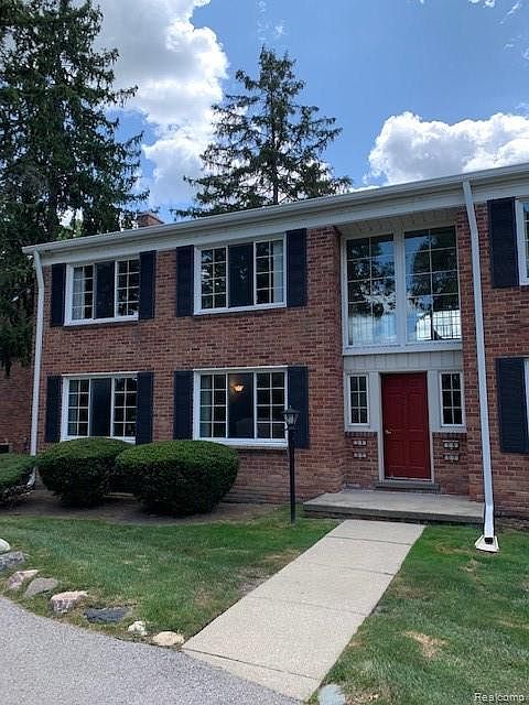 1st image of 32718 Grand River Ave #6