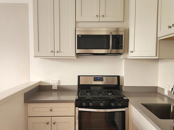 5th image of 840 Geary St APT 31