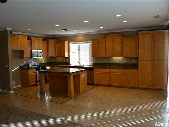 3rd image of 3340 Costantino Cir