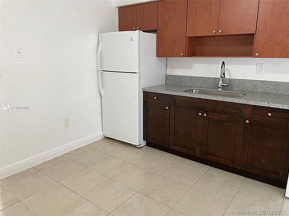 5th image of 70 NW 162nd St #70