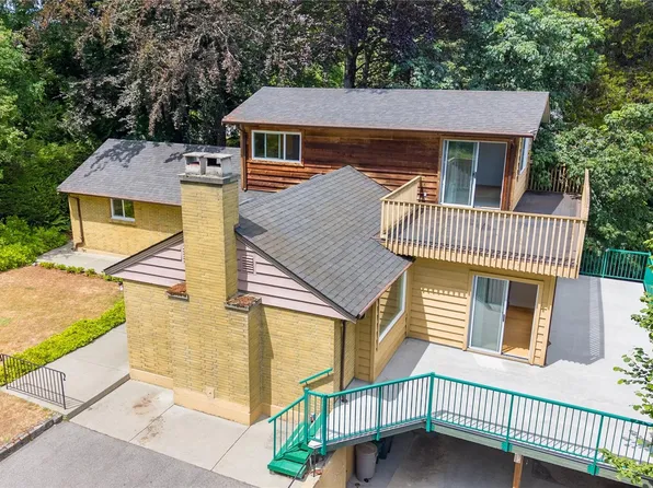 5349 Alderley Rd, Saanich, BC V8Y 1X9
