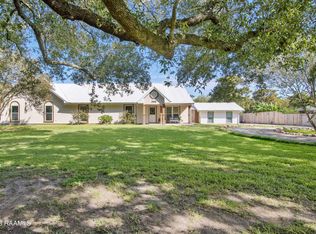 305 Saint Clair Rd, Breaux Bridge, LA 70517