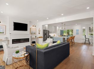 798 Mallery St APT 10, Saint Simons Island, GA 31522