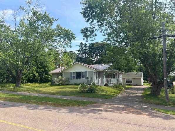 84 Macrae Dr E, Charlottetown, PE C1C 0S5