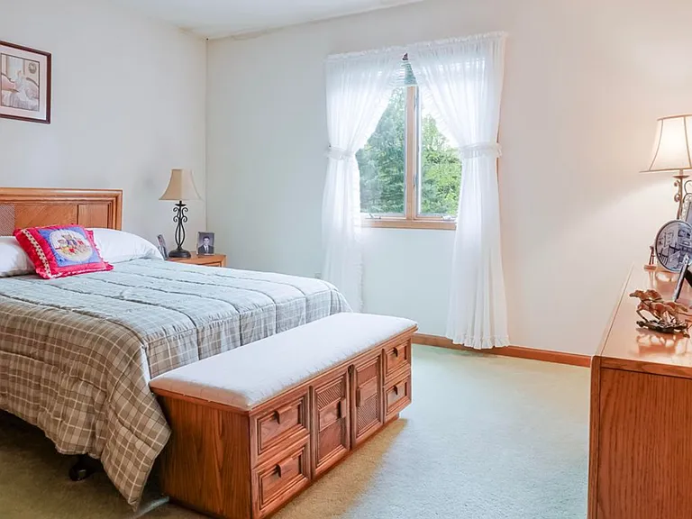 8735 Hanley Ln — Photo 7