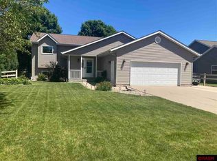 120 4th St, Nicollet, MN 56074