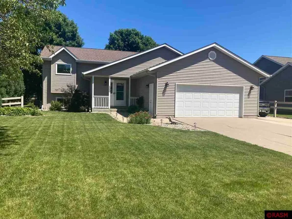 120 4th St, Nicollet, MN 56074