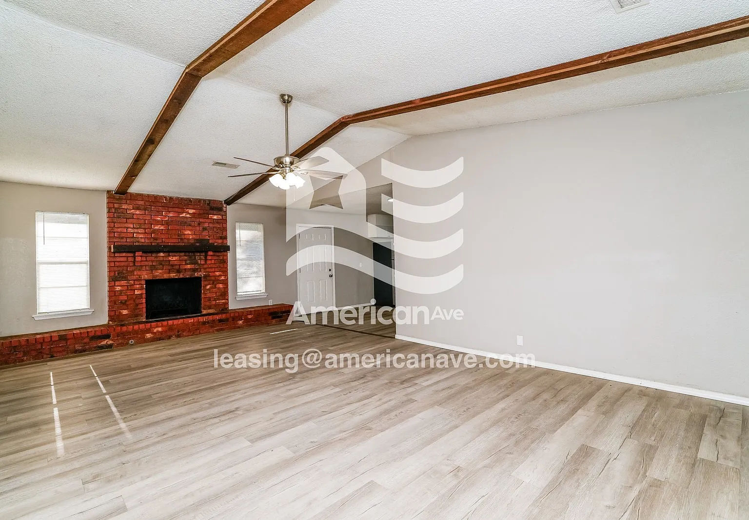 3 bed, 2.0 bath, 1441 sqft, $1,665 — Photo 3