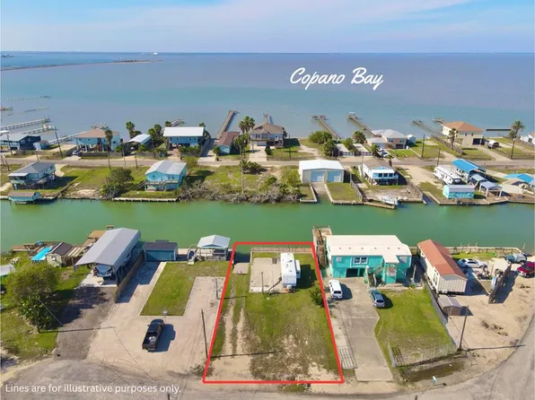 113 Island Rd, Rockport, TX 78382