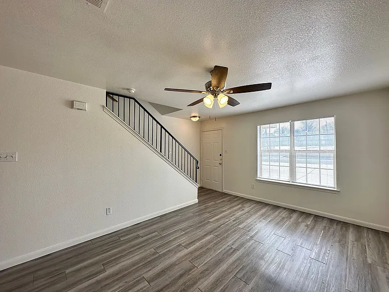 3401 Turner Ave — Photo 6