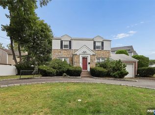 91 Frederick Pl, Bergenfield, NJ 07621