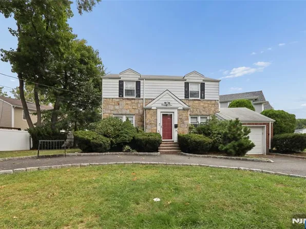 91 Frederick Pl, Bergenfield, NJ 07621