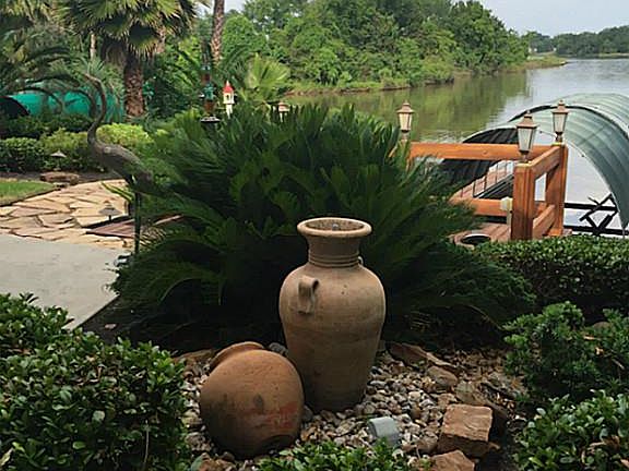 3rd image of 209 Blue Heron Dr