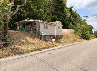 1199 Sharon Rd, Beaver, PA 15009