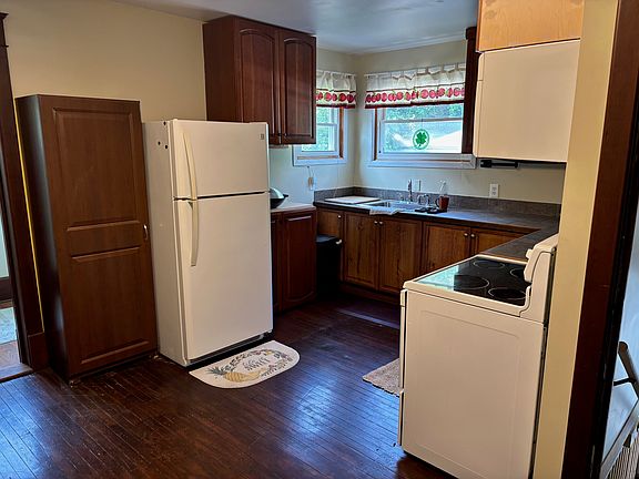 4th image of 57077 Grand River Ave
