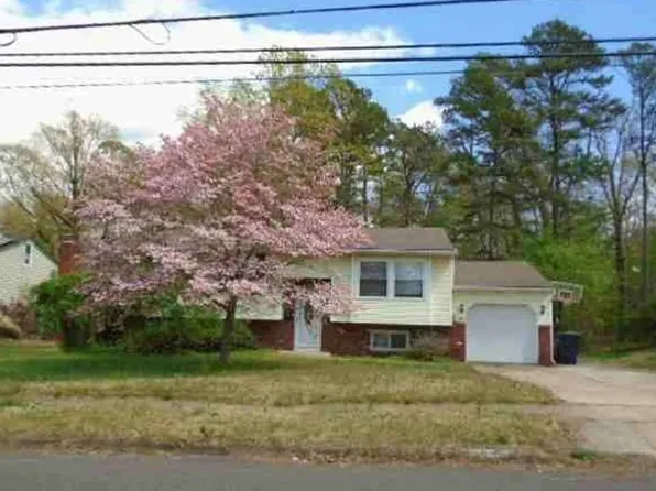 1720 Forest Dr, Williamstown, NJ 08094