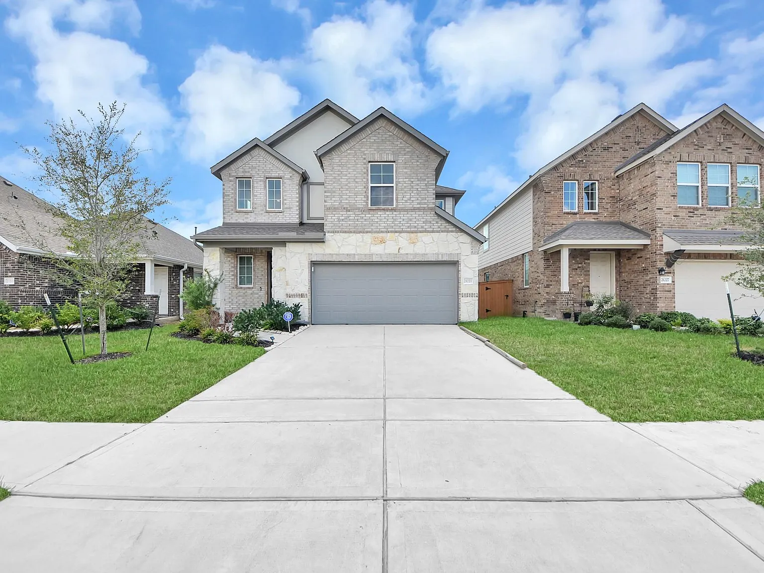 3 bed, 2.5 bath, 2043 sqft, $2,800 — Photo 4