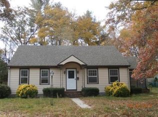 14 Pershing Ave, Acushnet, MA 02743