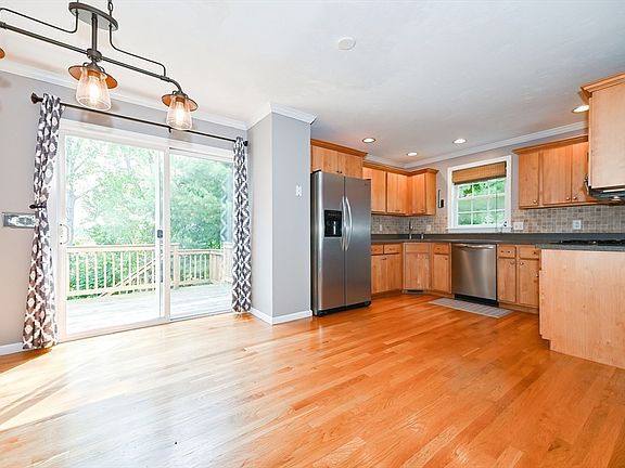 5th image of 7 Essex St Unit 7