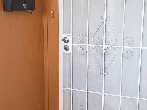2nd image of 10429 Shannon Pl