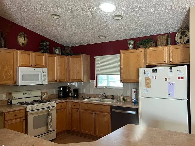 3207 Woodridge Dr — Photo 5