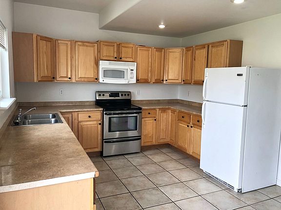 5th image of 2574 W Robin Rd