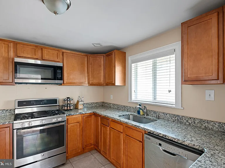 27 W Reamer Ave — Photo 1