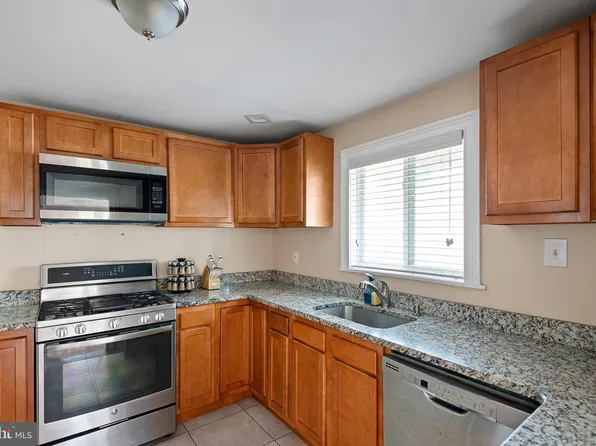 27 W Reamer Ave, Wilmington, DE 19804