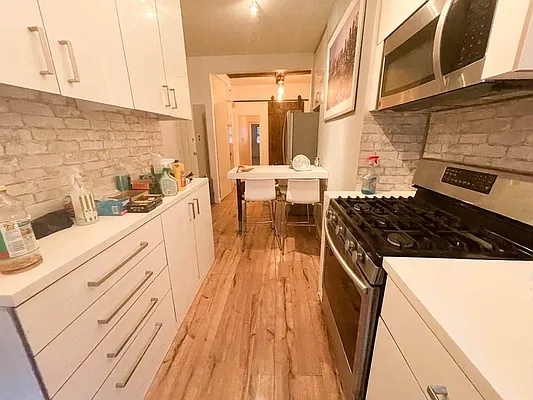 Rented by Ulas Real Estates Inc | media 27